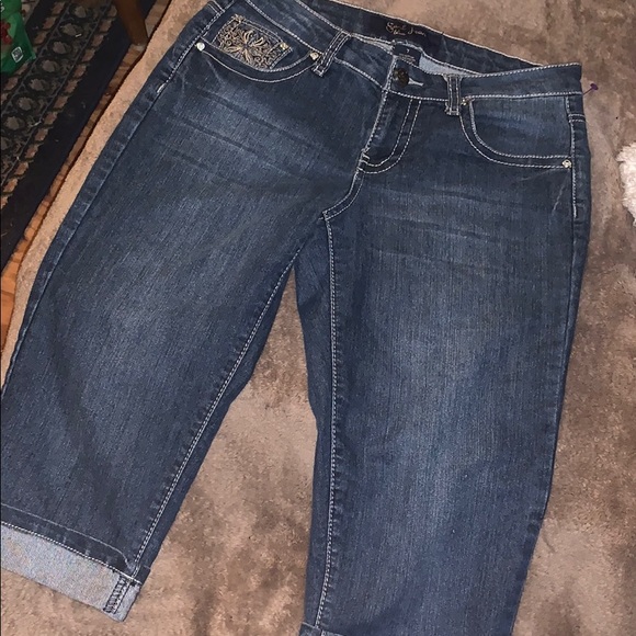 Capris - Picture 4 of 4